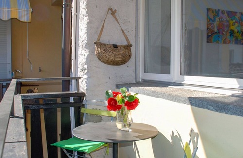Losone Apartamento | Precioso apartamento para 2 personas con WIFI, TV, balcón, vista panorámica y aparcamiento