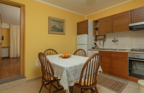 Brnobici Apartamento | Bonito apartamento para 3 personas con piscina, WIFI, TV, terraza y aparcamiento