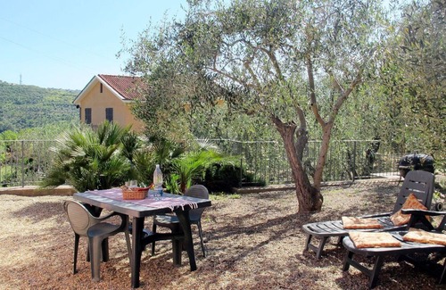 Caramagna Ligure Apartamento | Acogedor apartamento para 4 personas con WIFI, TV, terraza y aparcamiento