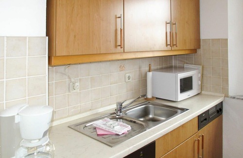 Ostvorpommern Apartamento | Acogedor apartamento para 4 personas con TV, balcón, mascotas permitida y aparcamiento