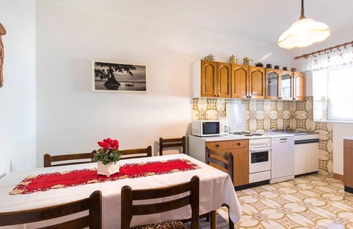 Donji Kraj Apartamento | Bonito apartamento para 4 personas con WIFI, A/C, TV, terraza, mascotas permitida y aparcamiento