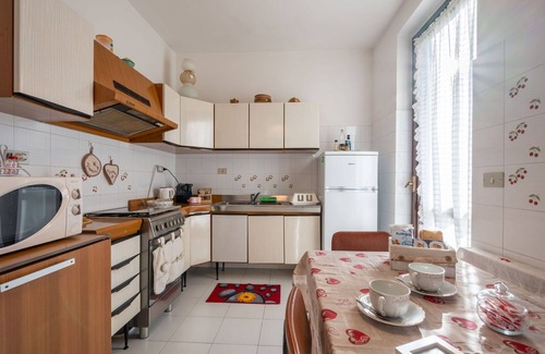 Omegna Apartamento | Hermoso apartamento para 4 personas con WIFI, TV, balcón, mascotas permitida y aparcamiento