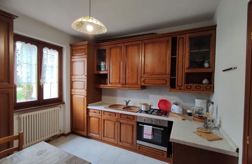 Stazzona Apartamento | Hermoso apartamento para 4 personas con WIFI, TV, balcón, mascotas permitida y aparcamiento