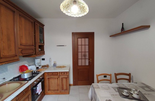 Stazzona Apartamento | Hermoso apartamento para 4 personas con WIFI, TV, balcón, mascotas permitida y aparcamiento