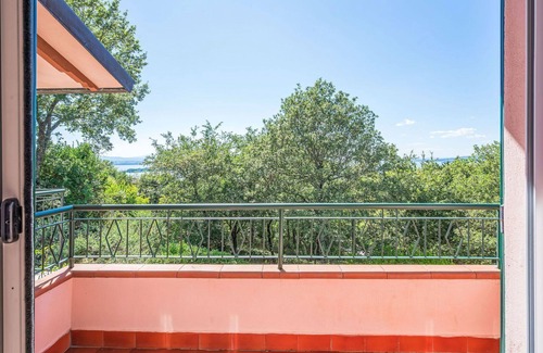 San Feliciano Apartamento | Precioso apartamento con piscina, WIFI, A/C, TV, patio, mascotas permitida y aparcamiento