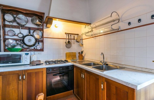 Pescia Apartamento | Bonito apartamento para 4 personas con piscina, WIFI, patio, mascotas permitida y aparcamiento
