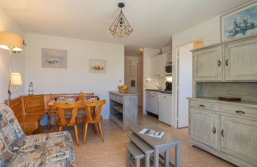 Pontaillac Apartamento | Bonito apartamento para 4 personas con WIFI, TV, balcón, mascotas permitida y aparcamiento
