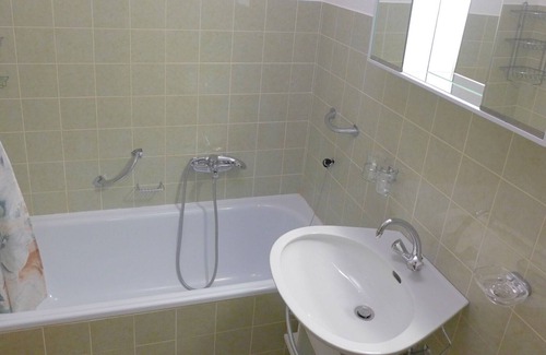 Randogne Apartamento | Cosy apartment for 4 people with WIFI, TV, balcony, pets allowed and parking