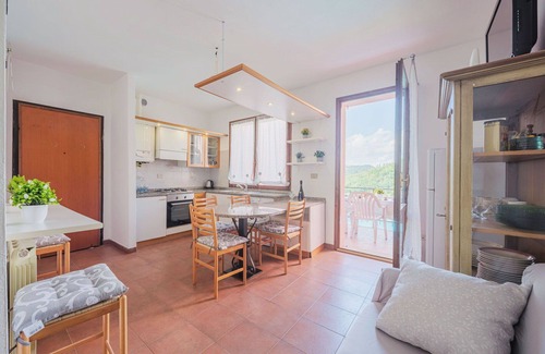 Monterosso al Mare Apartamento | Hermoso apartamento para 5 personas con WIFI, piscina, terraza y aparcamiento