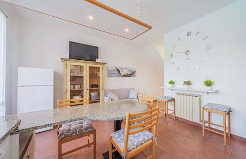 Monterosso al Mare Apartamento | Hermoso apartamento para 5 personas con WIFI, piscina, terraza y aparcamiento
