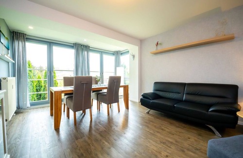 Luegde Apartamento | Acogedor apartamento para 5 personas con WIFI, TV, terraza, mascotas permitida y aparcamiento
