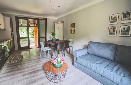 Oleggio Castello Apartamento | Hermoso apartamento para 6 personas con WIFI, TV, terraza, mascotas permitida y aparcamiento