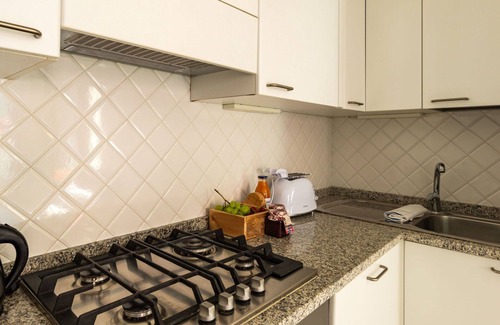 San Carlo Apartamento | Hermoso apartamento para 6 personas con TV, terraza, mascotas permitida y aparcamiento