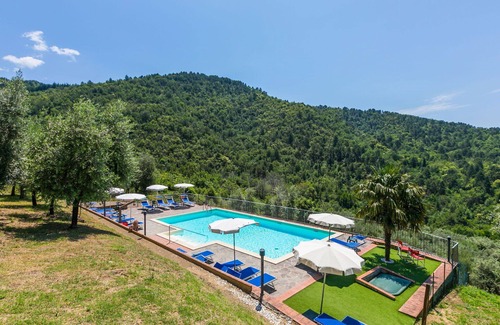 Bivio Pozzo Apartamento | Bonito apartamento para 6 personas con piscina, WIFI, TV, patio, vista panorámica y aparcamiento