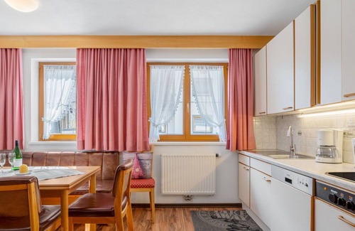 Soelden Apartamento | Cosy apartment for 6 people with WIFI, TV, terrace, pets allowed and parking