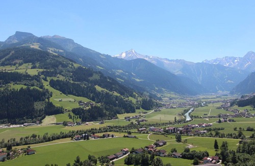 Zillertal Apartamento | Hermoso apartamento para 7 personas con WIFI, TV, balcón y aparcamiento