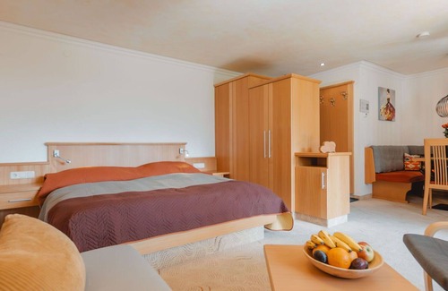 Bad Hofgastein Apartamento | Cosy apartment for 2 guests with WIFI, TV, balcony and parking