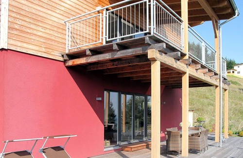 Sankt Urban Apartamento | Acogedor apartamento para 6 personas con WIFI, TV, terraza, mascotas permitida y aparcamiento
