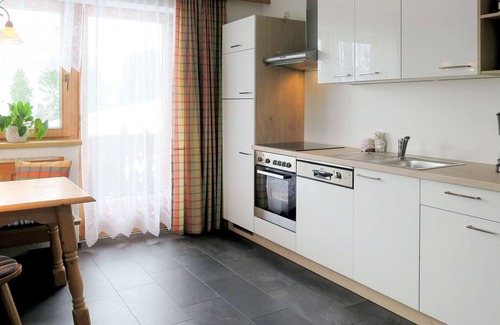 Emberg Apartamento | Acogedor apartamento para 3 personas con WIFI, TV, balcón y aparcamiento