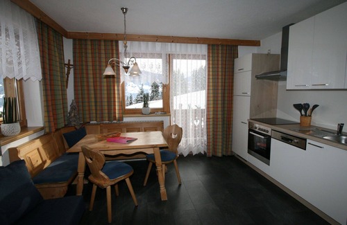 Emberg Apartamento | Acogedor apartamento para 3 personas con WIFI, TV, balcón y aparcamiento