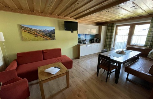 Prutz Apartamento | Precioso apartamento para 6 personas con WIFI, TV, terraza, mascotas permitida y aparcamiento
