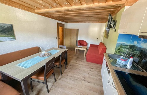 Prutz Apartamento | Precioso apartamento para 6 personas con WIFI, TV, terraza, mascotas permitida y aparcamiento