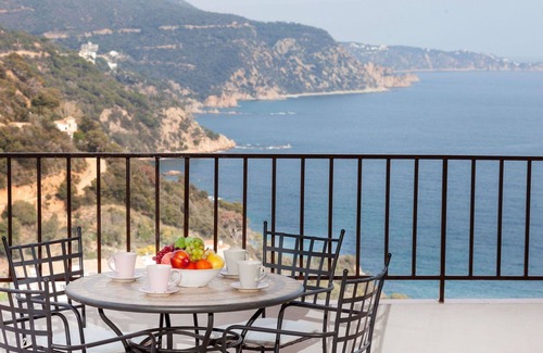 Tossa de Mar Apartamento | Bonito apartamento para 4 personas con WIFI, TV, terraza y aparcamiento