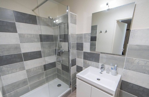 Saint-Colomban-des-Villards Apartamento | Cosy apartment for 4 guests with internet, terrace, pets allowed and parking