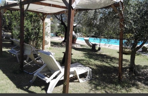 Pietrauta Apartamento | Hermoso apartamento con WIFI, piscina, patio, vista panorámica y aparcamiento, cerca de Spoleto