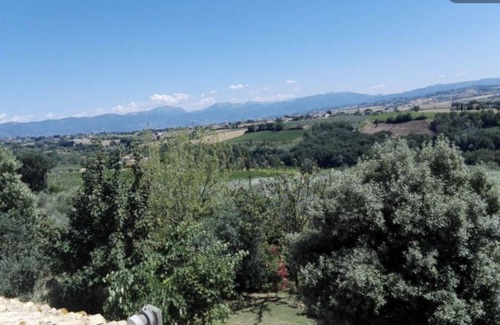 Pietrauta Apartamento | Bonito apartamento con WIFI, piscina, patio, vista panorámica y aparcamiento, cerca de Spoleto