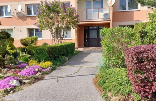 Poprad Apartamento | Cosy apartment, free parking, hudge kids playground, peaceful area. Welcome;).