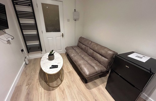 Horley Apartamento | Cosy apartment in a unique village close to Gatwick Airport and trains to london