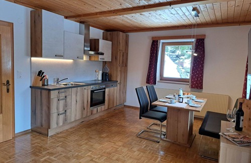 Wildschoenau Villa | Hermoso apartamento en villa para 3 personas con WIFI, TV, balcón y aparcamiento