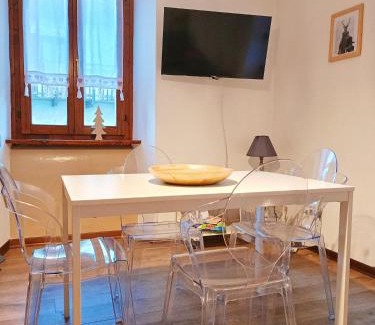Carisolo Apartamento | Cosy Apartment in Carisolo with City View.