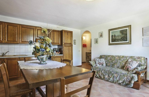 Terricciola Casa | Bonito apartamento en villa con piscina, WIFI, terraza, mascotas permitida y aparcamiento
