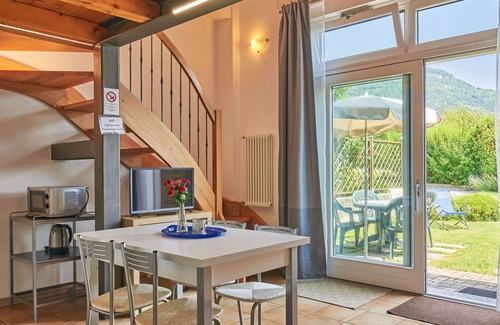 Consiglio di Rumo Casa | Bonito apartamento en villa con WIFI, A/C, TV, patio, mascotas permitida y aparcamiento