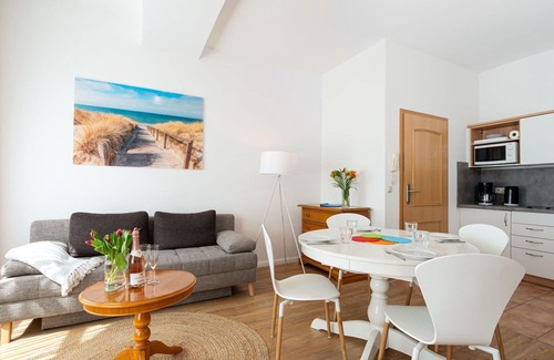 Sellin Villa | Acogedor apartamento en villa con WIFI, TV, terraza, mascotas permitida y aparcamiento
