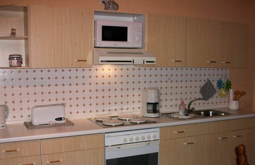 Wittmund Villa | Acogedor apartamento en villa con WIFI, TV, terraza, mascotas permitida y aparcamiento