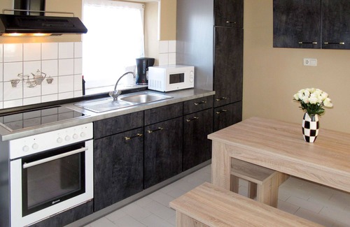 Verchen Casa | Hermoso apartamento en villa para 4 personas con WIFI, TV, patio, mascotas permitida y aparcamiento