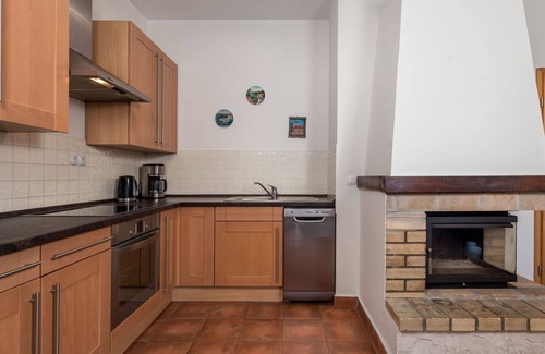 Martina Casa | Hermoso apartamento en villa con A/C, WIFI, piscina, TV, terraza, mascotas permitida y aparcamiento