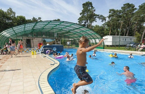 Municipality of Arnhem Casa | Precioso apartamento en villa con piscina, WIFI, TV, terraza, mascotas permitida y aparcamiento
