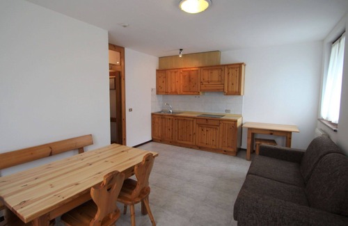 Ledro Apartamento | Hermoso apartamento con WIFI, piscina, TV, terraza, aparcamiento, cerca de Riva Del Garda
