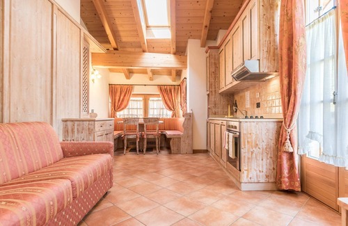 Almazzago Apartamento | Acogedor apartamento "Maso Margherita - Ara" con balcón, jardín y Wi-Fi