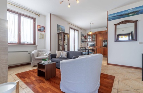 Loreto Apartamento | Apartamento con WIFI, A/C, TV, terraza, vista panorámica, aparcamiento, cerca de Porto Recanati