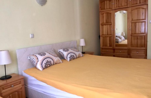 Odesos Apartamento | Cosy Apartment with beautiful terrace in the heart of Varna