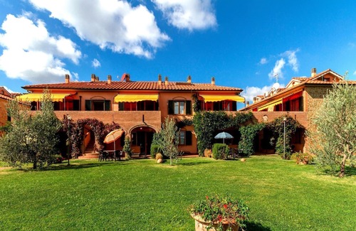 Sughera Apartamento | Acogedor apartamento con WIFI, piscina, A/C, TV, veranda y aparcamiento, cerca de San Gimignano