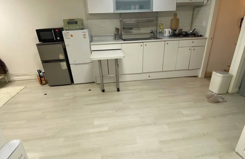 Guro-dong Apartamento | Cosy Apertment with Great Home Office Room, 5 mins near Subway, Market, Cafe.