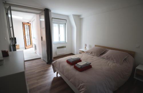 Auxerre Apartamento | Cosy appartement Hyper centre ville avec cour + Patio