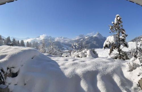 Schoenried Apartamento | Cosy appartment 10 min from Gstaad with stunning view