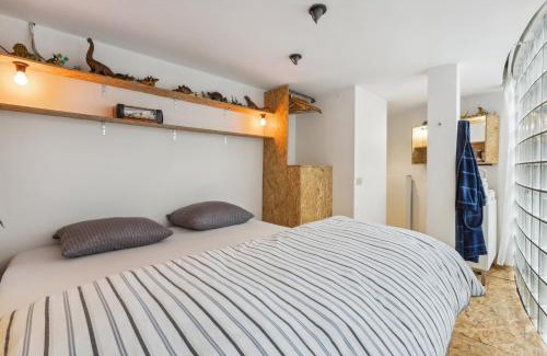 Stationsbuurt Zuid Apartamento | Cosy art studio near station with bikes and garden